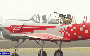 (影) 被烏無人機轟到受不了 傳俄連二戰飛機都用上了! 網笑 : 接下來用彈弓?