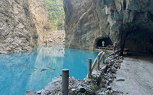 太魯閣「燕子口堰塞湖」照片曝光 竟跟步道齊平