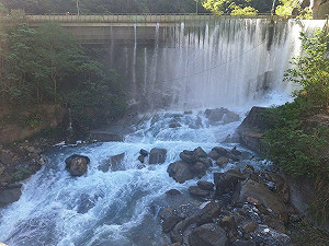 立霧溪燕子口堰塞湖壩體恐突然潰決 下游居民估安置5天 