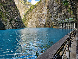 這片峽谷從未真正靜止！燕子口堰塞湖已3度成形 36小時應變紀實一圖看