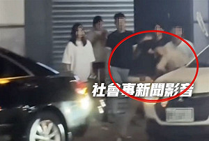 一中商圈上演格鬥秀！2男當街互毆 圍觀民眾笑稱：UFC現場