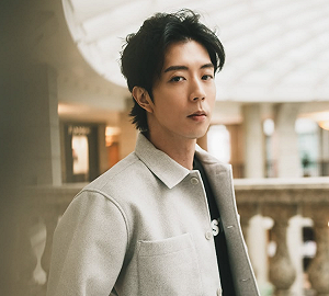 才剛奪金鐘！「棒棒堂」小杰遭拘提 認：花了30萬閃兵