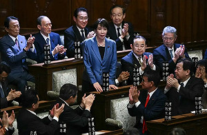 「 媽媽的白布袋深深影響她從政生涯」 高市早苗成首位女性日本首相