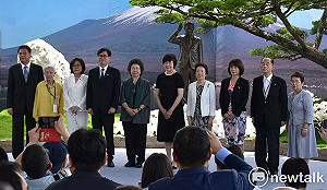 獨家》高市早苗當選日本首位女首相  安倍昭惠明率團赴高雄向安倍晉三銅像致意