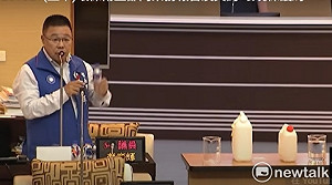 蔡育輝質詢殿堂實驗秀  烏山頭水庫種電水偏綠自來水則透明依舊