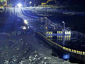 花蓮光復鄉馬太鞍新堰塞湖晚間溢流！交通部：臨時便道沒有被沖斷