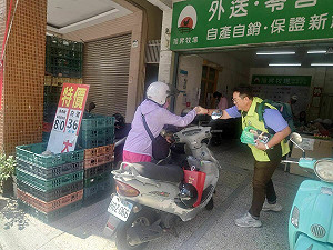 烈日下用腳丈量左營家鄉 薛兆基:和大家一起寫新篇章