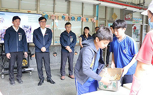 防堵非洲豬瘟疫情入侵    陳其邁關心學校午餐廚餘防疫管理