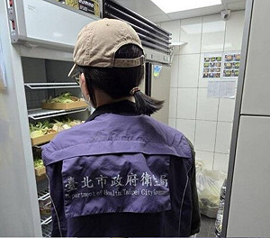 吃「牛喜壽喜燒」疑食物中毒！新光三越道歉：已要求品牌停售餐食