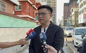 柯志恩上新看板救形象  賴瑞隆:惡修財劃法掛再多高雄人都無法接受