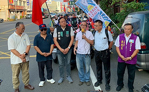 喚醒被遺忘的節日  民眾黨高市黨部車掃慶台灣光復節