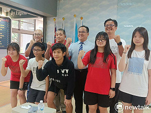 (影)「養樂多」校長接掌常春滕  沈樹林:滿級分也會落榜