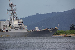 距委內瑞拉僅數十里 ! 美軍艦停靠千里達「演習」 川普下令施壓馬杜洛