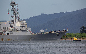 距委內瑞拉僅數十里 ! 美軍艦停靠千里達「演習」 川普下令施壓馬杜洛