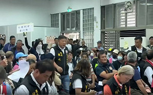 不滿被踹桌子!傅崐萁今赴花檢申告  張峻霸氣回嗆:為了災民被告值得