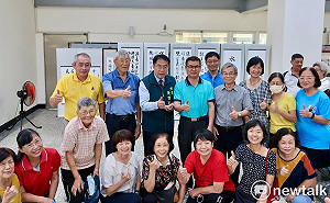 南市歡慶重陽節  黃偉哲加碼發放1,300元敬老金