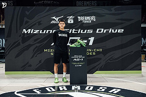 TPBL林俊吉擁個人簽名鞋 捐贈千雙球鞋回饋基層