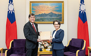 接見菲律賓參議員 蕭美琴：台菲須以堅定態度應對可能的挑戰