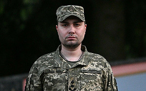 (影)烏多架直升機突破敵後! 情報局長親上前線 深入紅軍城重建補給線