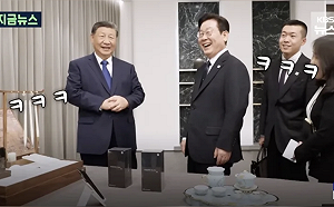 習近平贈小米手機  李在明笑問「通訊安全如何？」 