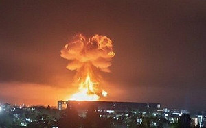 (影) 圖阿普謝被炸出蕈狀雲! 俄港口接連遇襲 「影子艦隊」油輪也被炸沉