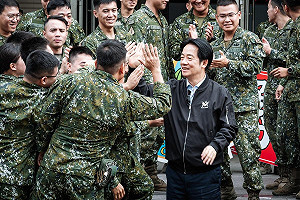 （影）總統勗勉北部地區救災部隊　感謝國軍展現人溺己溺精神協助重建家園