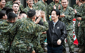 （影）總統勗勉北部地區救災部隊　感謝國軍展現人溺己溺精神協助重建家園