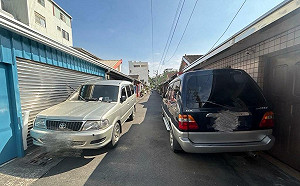 違停堵死狹窄巷弄！8成住戶同意才能畫紅線 網批：失火怎麼辦？