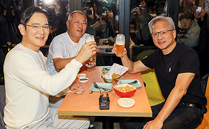 黃仁勳與南韓兩大龍頭「炸雞會談」合作! 李在明：明年成「全球三大AI強國」 