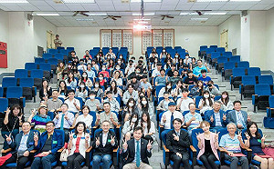 啟動口語表達能力提升計畫    高雄西區扶輪社強化高中生面試技巧