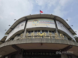 屏東男警偷拍女同事如廁遭法辦調地　未免職引反彈