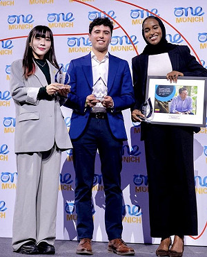 黃捷代表台灣參加世界青年領袖峰會 勇奪「年度政治人物獎」