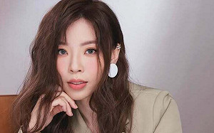 朋友一早致電「抱怨台灣」！台語女歌手英文＋台語怒嗆　網讚：罵得太爽