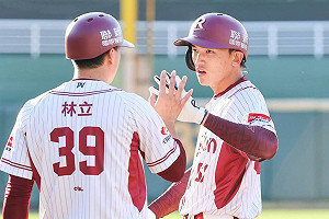 何品室融修正擊球點敲3安　教頭點出像柳田悠岐