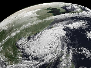 中度颱風鳳凰轉彎要來了！ 估週三晚間登陸、5縣市侵襲率超過90%