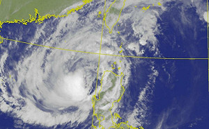 鳳凰颱風海警預計今晚發布！氣象專家示警「共伴效應」最劇烈時間　登陸地點仍有變數