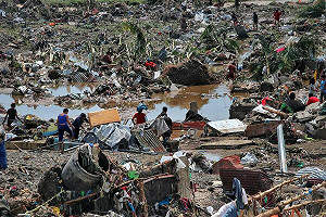超強颱風「鳳凰」重創菲律賓 造成2死、百萬人撤離 教宗為災民祈禱