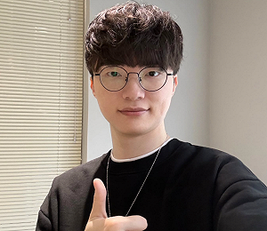 史無前例！《英雄聯盟》世界賽「T1創三連霸紀錄」 Faker奪生涯第六冠