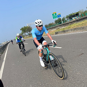 黃國昌完成「北高360」  放閃「最感謝我的寶貝」　