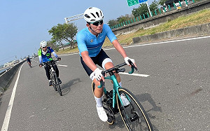 黃國昌完成「北高360」  放閃「最感謝我的寶貝」　