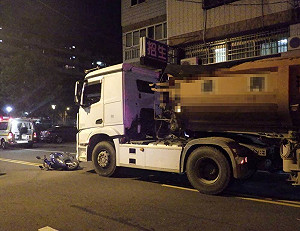 台中大雅砂石車與機車碰撞　男騎士傷重不治