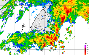 鳳凰颱風「路徑生變」鄭明典直呼好現象：可能再稍微偏南通過台灣