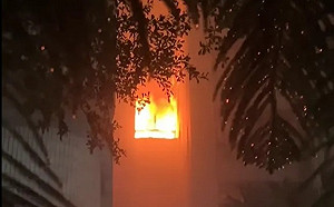 高雄大樓火警 上百住戶急疏散！起火原因竟是情侶鬧分手