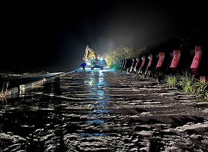 花蓮明利村大淹水「河床土砂淤積致溪水溢出」水利署緊急防堵溢淹