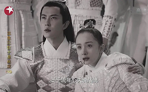 (影)只是人設？楊冪「拍手機」影片流出   網疑：不想給于朦朧站台刻意避嫌？