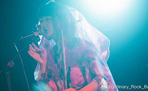 中國藝人竟遭「電動座椅離奇夾死」  李沐陽：案情魔幻、黑幕恐不輸于朦朧