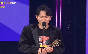 昔遭走鐘獎惡評！多米多羅雪恥奪「哈哈哈哈獎」 