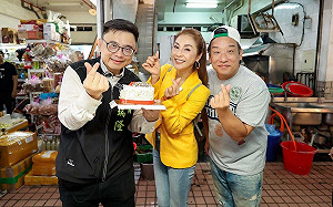 暢談高雄發展及行銷經驗   賴瑞隆偕藝人吃爆岡山文賢市場