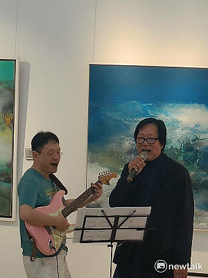 因插畫結識 新加坡藝術家黃意會以個展憶三毛