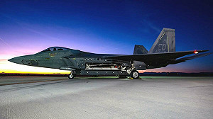 F-22戰機首度直接操控MQ-20無人機! 美空軍成功測試五代機協同作戰